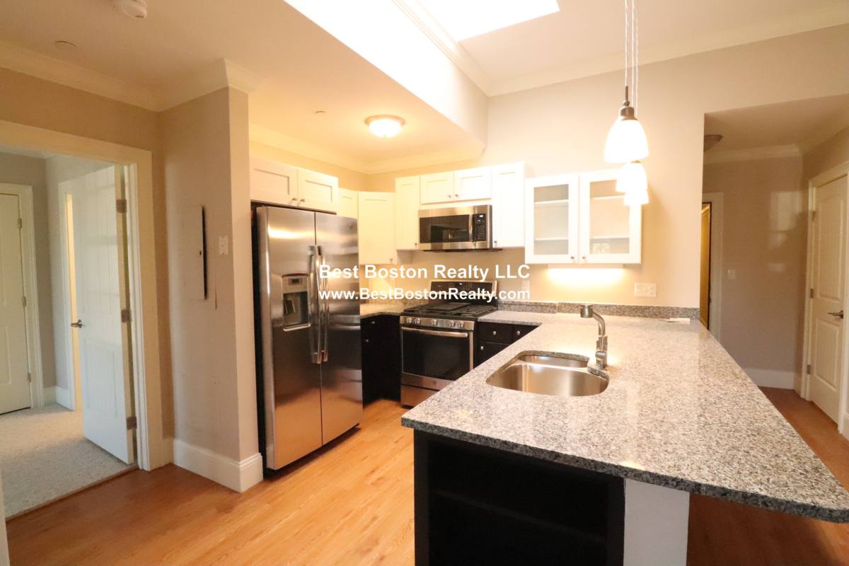 Apartment for rent at 286 Main St #206, Woburn, MA 01801
