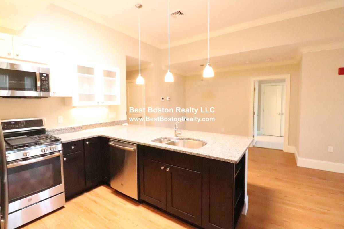 Apartment for rent at 286 Main St #206, Woburn, MA 01801