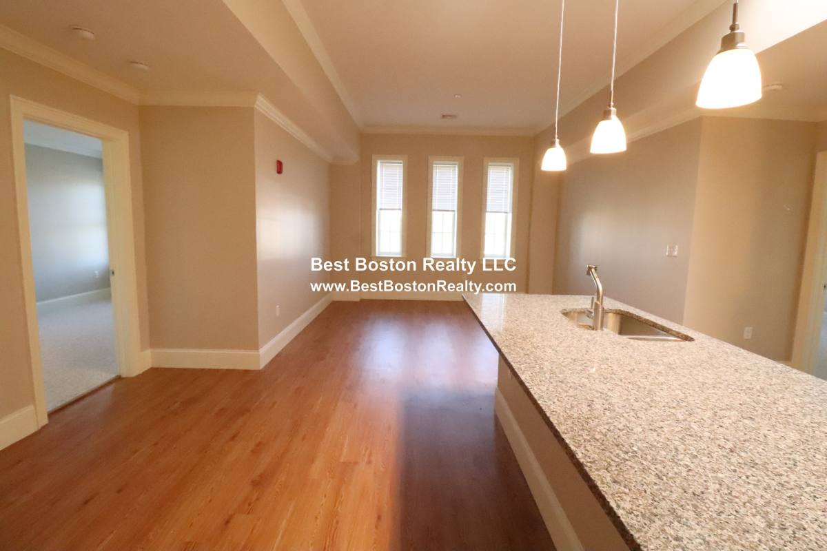 Apartment for rent at 286 Main St #206, Woburn, MA 01801