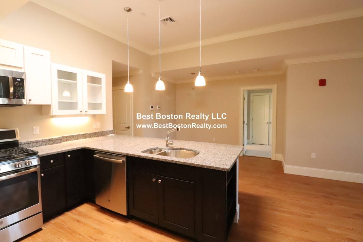Apartment for rent at 286 Main St #206, Woburn, MA 01801