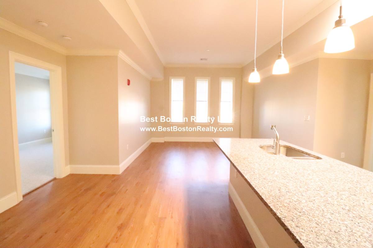 Apartment for rent at 286 Main St #206, Woburn, MA 01801