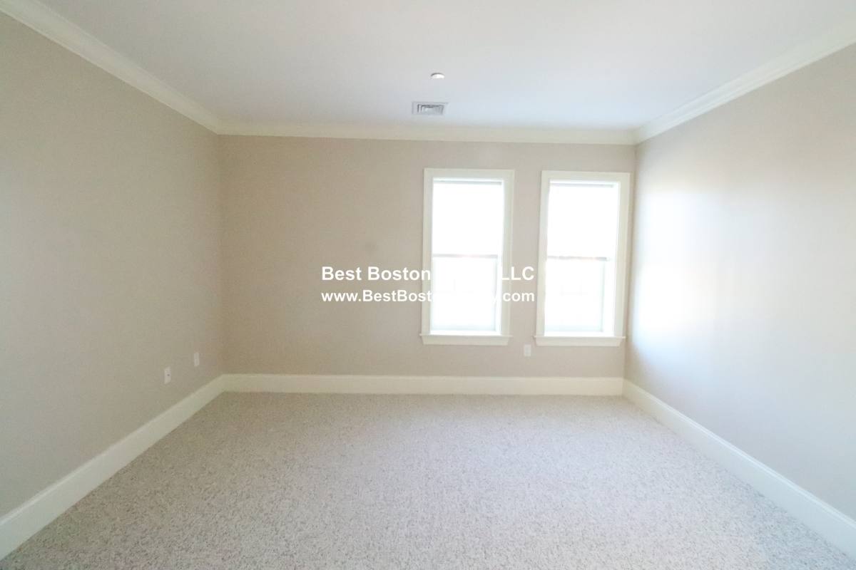 Apartment for rent at 286 Main St #206, Woburn, MA 01801