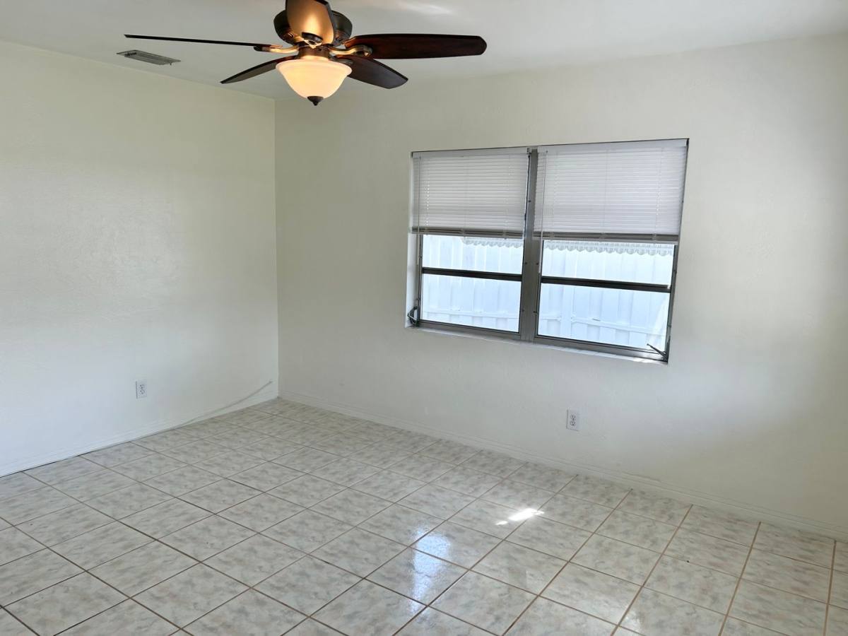 House for rent at 547 46th Ave N, Saint Petersburg, FL 33703