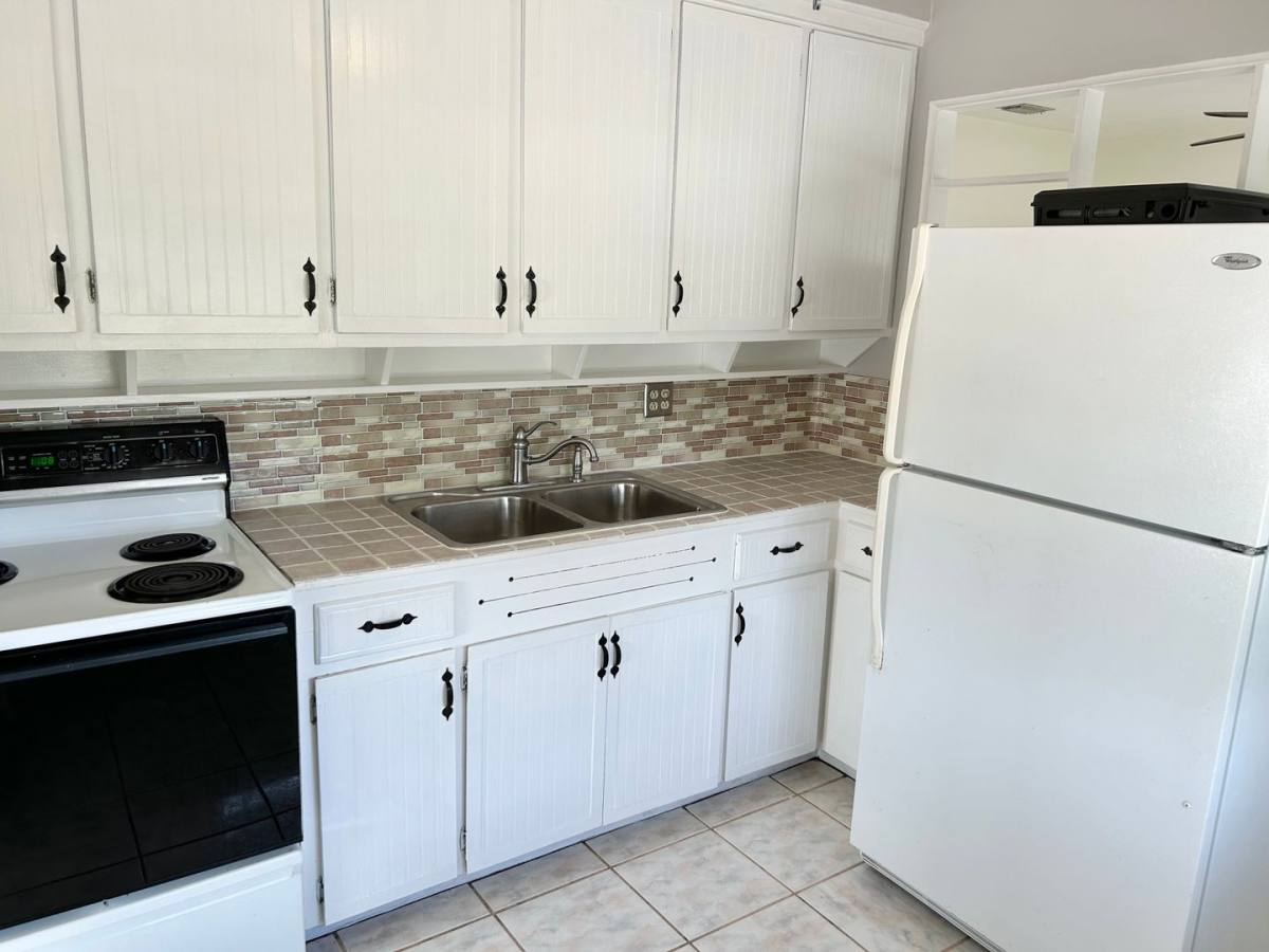 House for rent at 547 46th Ave N, Saint Petersburg, FL 33703