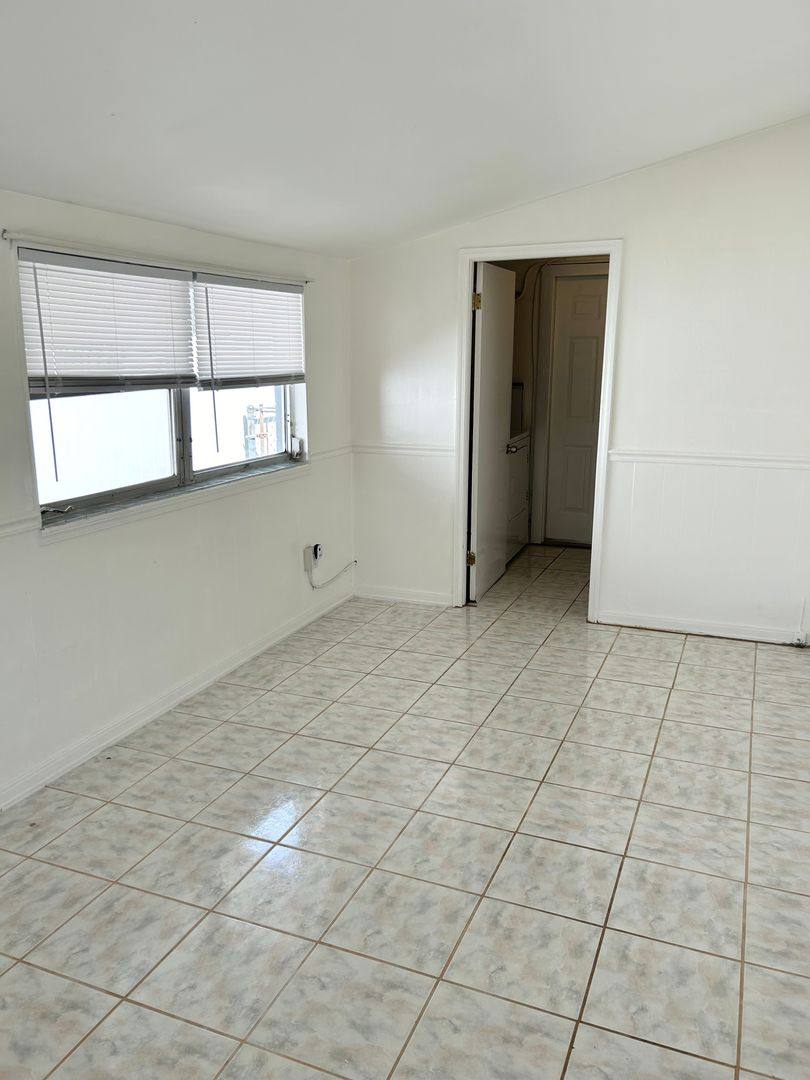 House for rent at 547 46th Ave N, Saint Petersburg, FL 33703