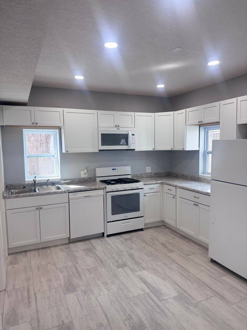 House for rent at 1732 Fillmore Lane, Davenport, IA 52804