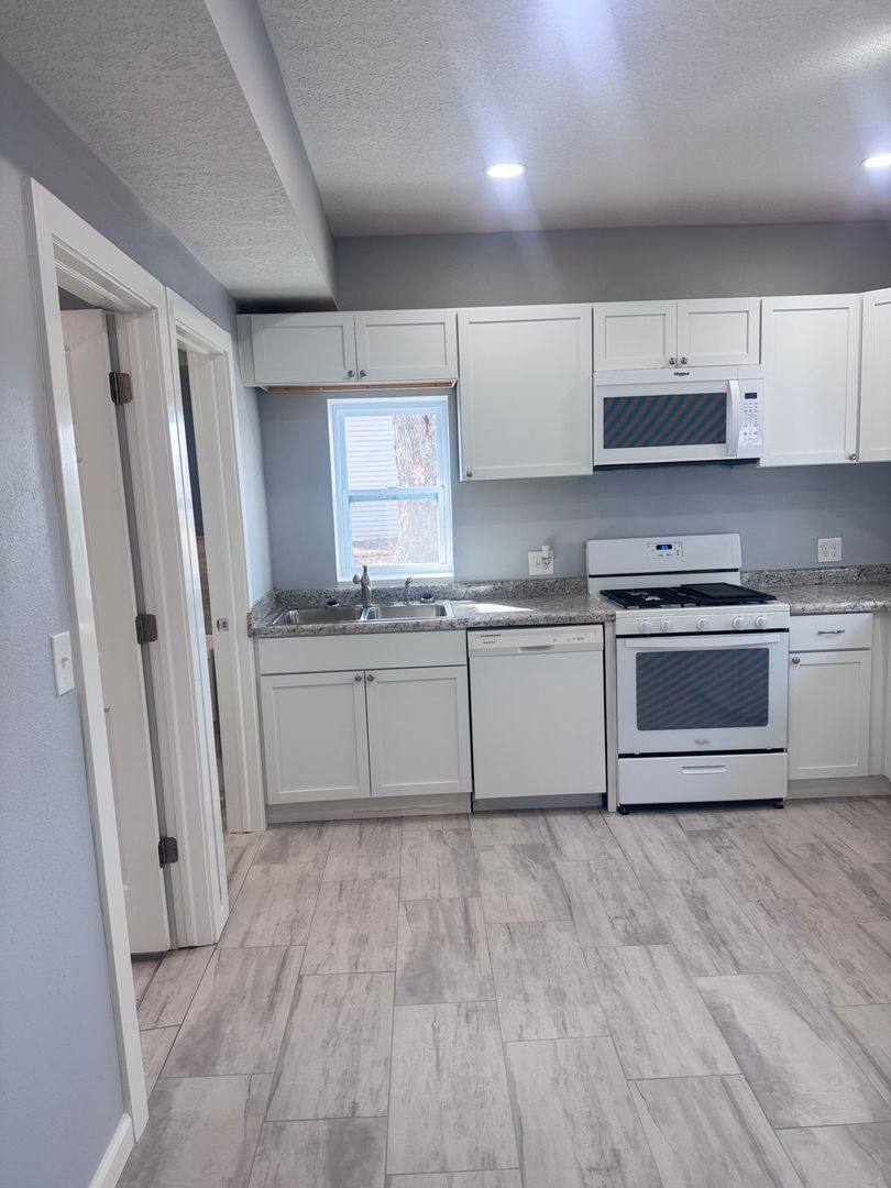 House for rent at 1732 Fillmore Lane, Davenport, IA 52804