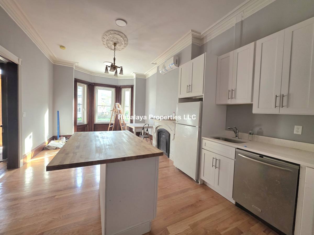 Apartment for rent at 98 Mount Pleasant Ave #A1, Roxbury, MA 02119