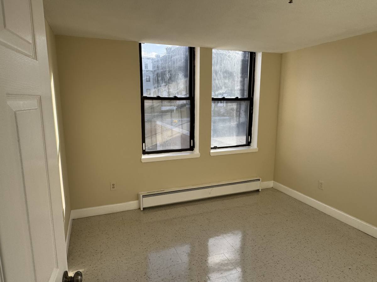 Condo for rent at 46 Amesbury #3A, Lawrence, MA 01840
