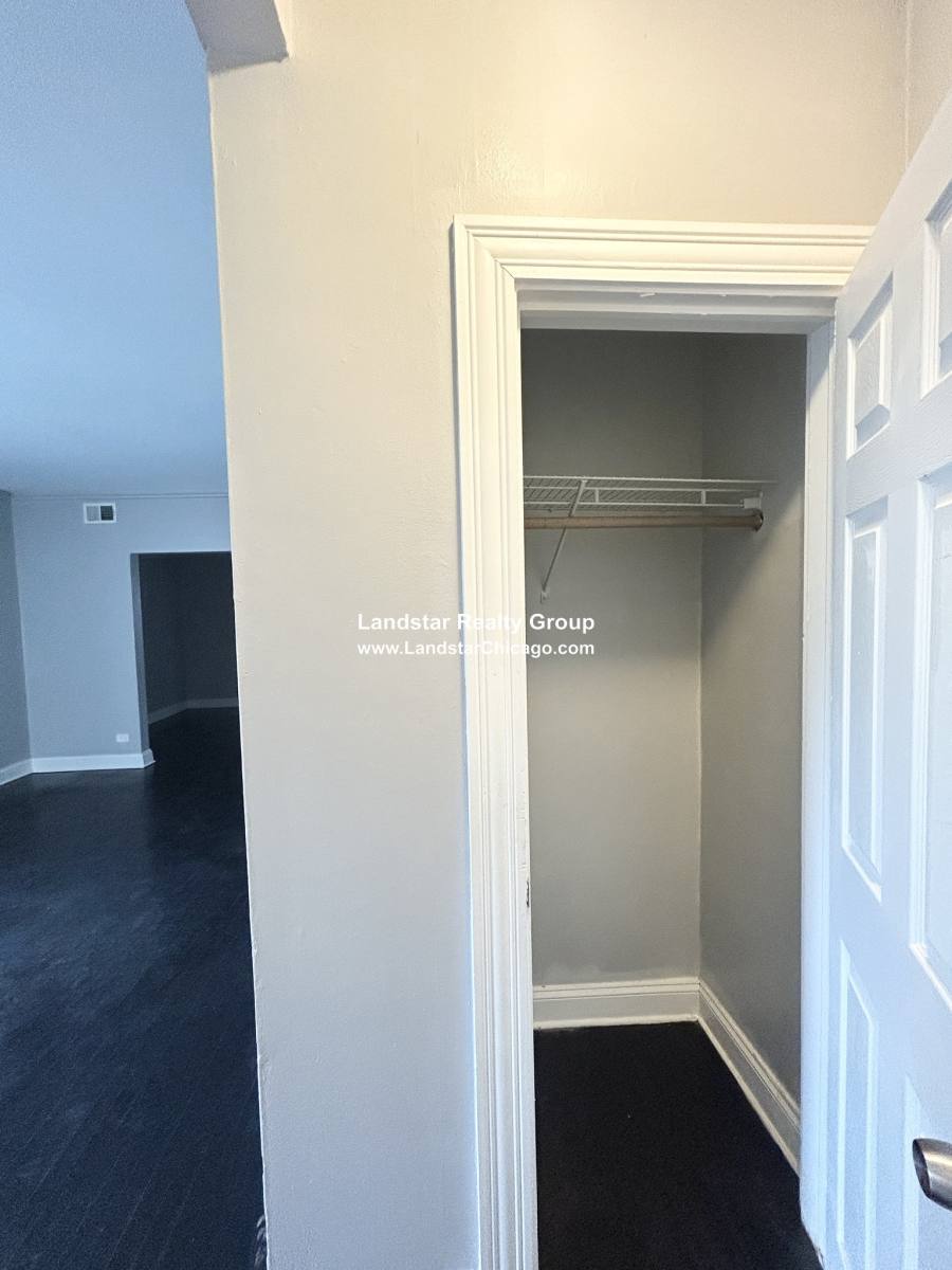Apartment for rent at 7344 N Damen Ave #2, Chicago, IL 60645
