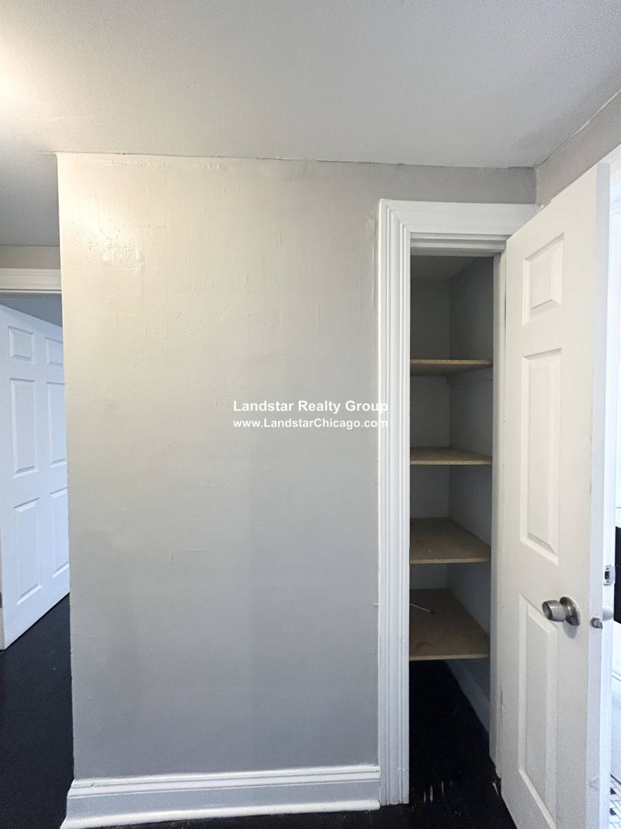 Apartment for rent at 7344 N Damen Ave #2, Chicago, IL 60645
