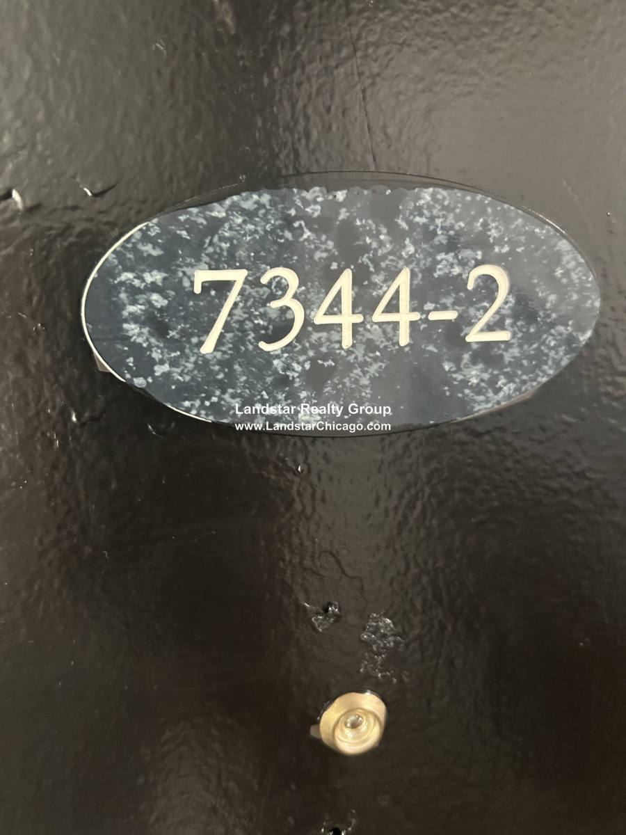 Apartment for rent at 7344 N Damen Ave #2, Chicago, IL 60645