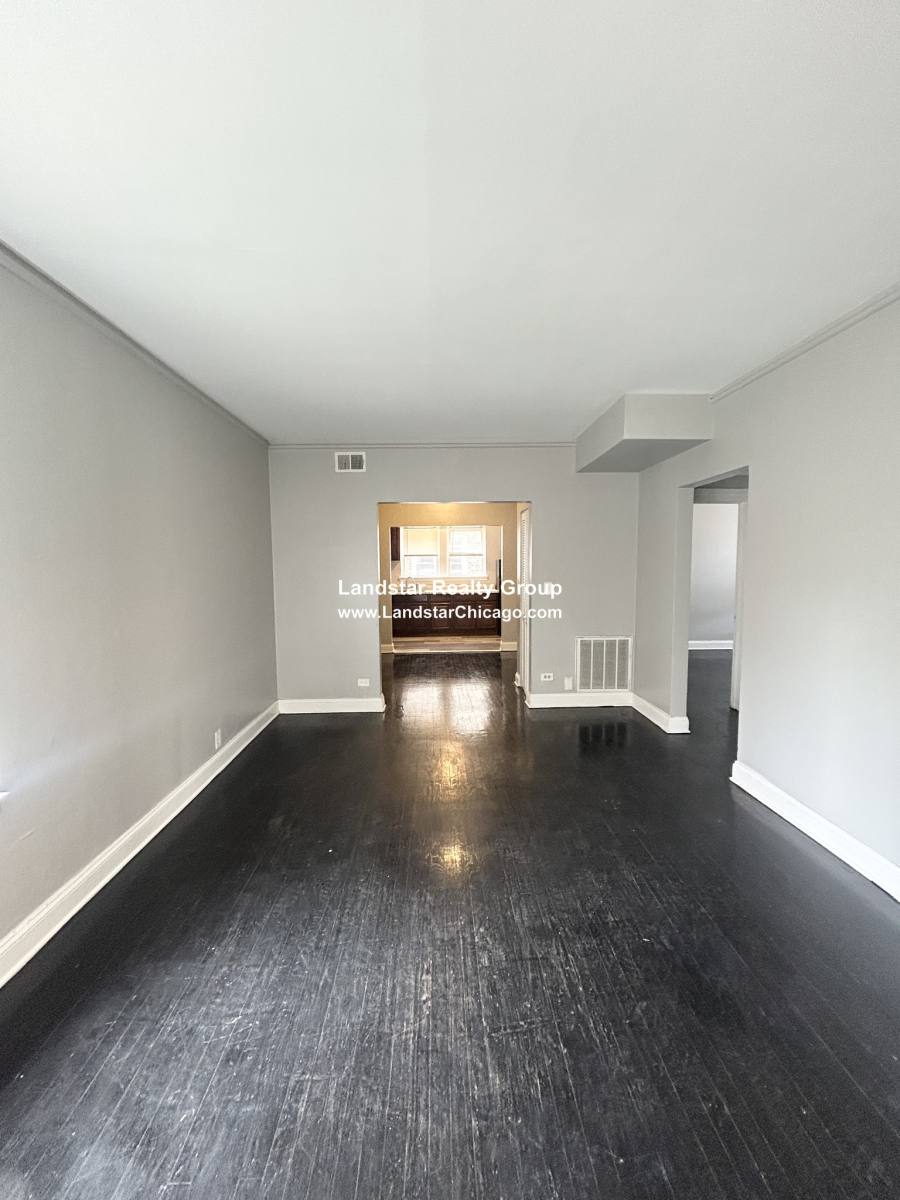 Apartment for rent at 7344 N Damen Ave #2, Chicago, IL 60645