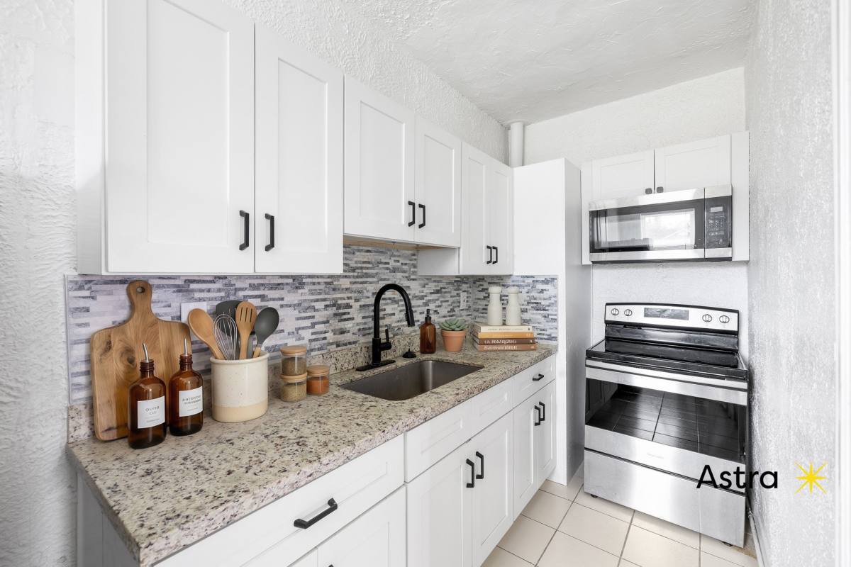 Apartment for rent at 323 N Westland Ave, Tampa, FL 33606