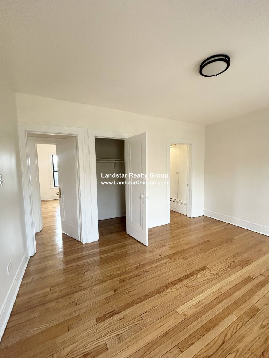 Apartment for rent at 7351 N Damen Ave #19, Chicago, IL 60645