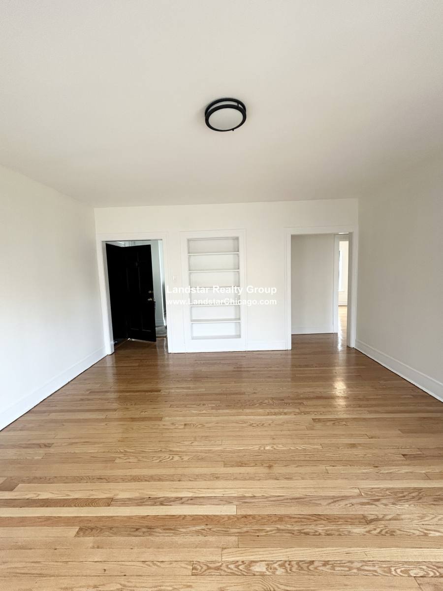 Apartment for rent at 7351 N Damen Ave #19, Chicago, IL 60645