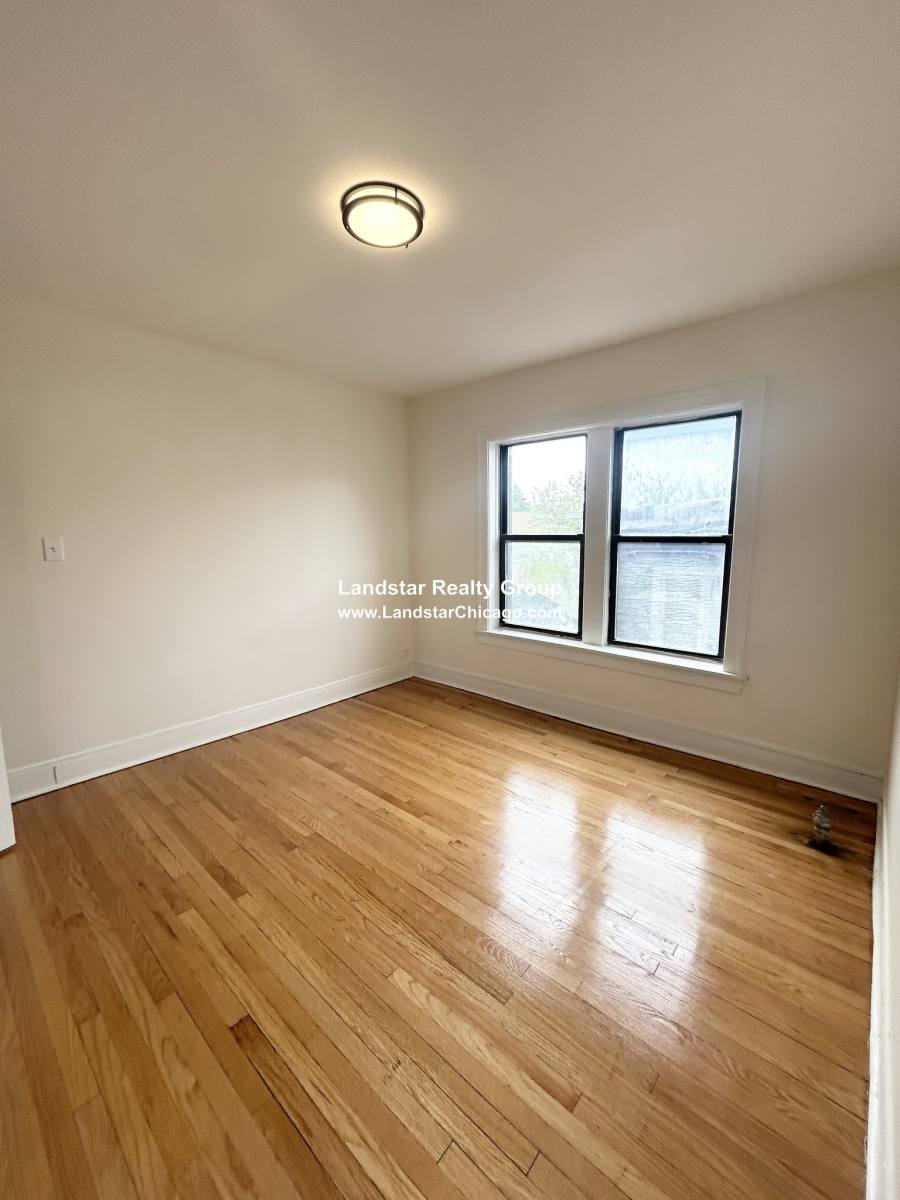 Apartment for rent at 7351 N Damen Ave #19, Chicago, IL 60645