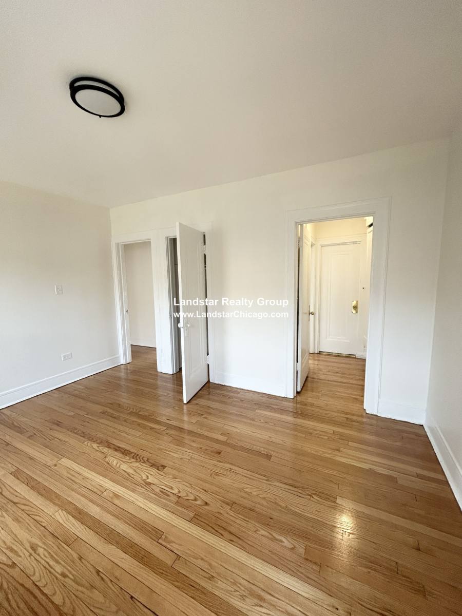 Apartment for rent at 7351 N Damen Ave #19, Chicago, IL 60645