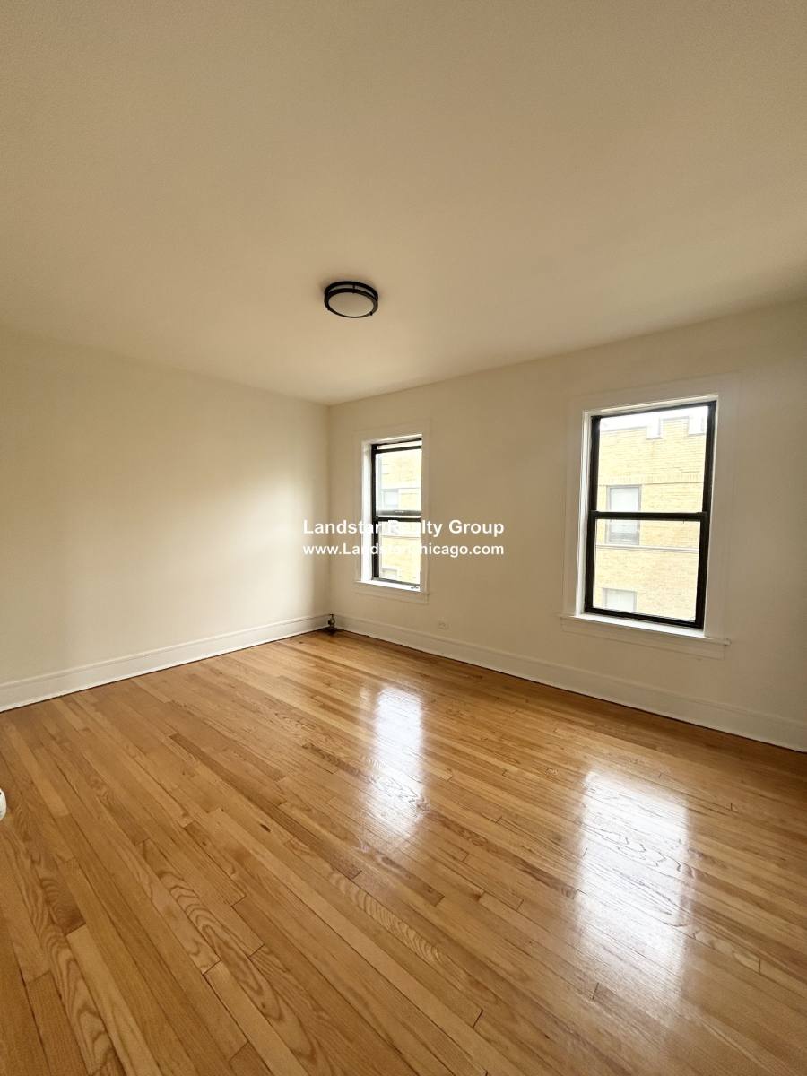 Apartment for rent at 7351 N Damen Ave #19, Chicago, IL 60645