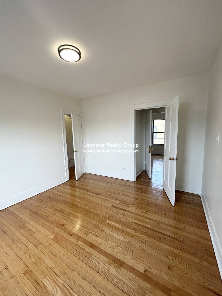 Apartment for rent at 7351 N Damen Ave #19, Chicago, IL 60645