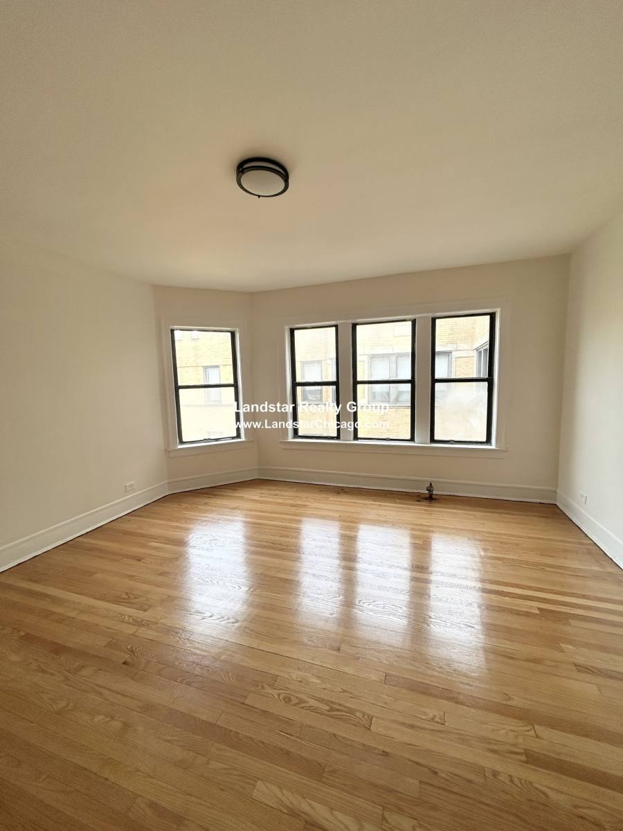Apartment for rent at 7351 N Damen Ave #19, Chicago, IL 60645