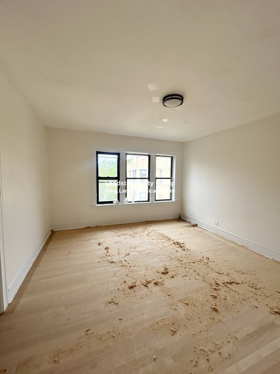 Apartment for rent at 7351 N Damen Ave #18, Chicago, IL 60645