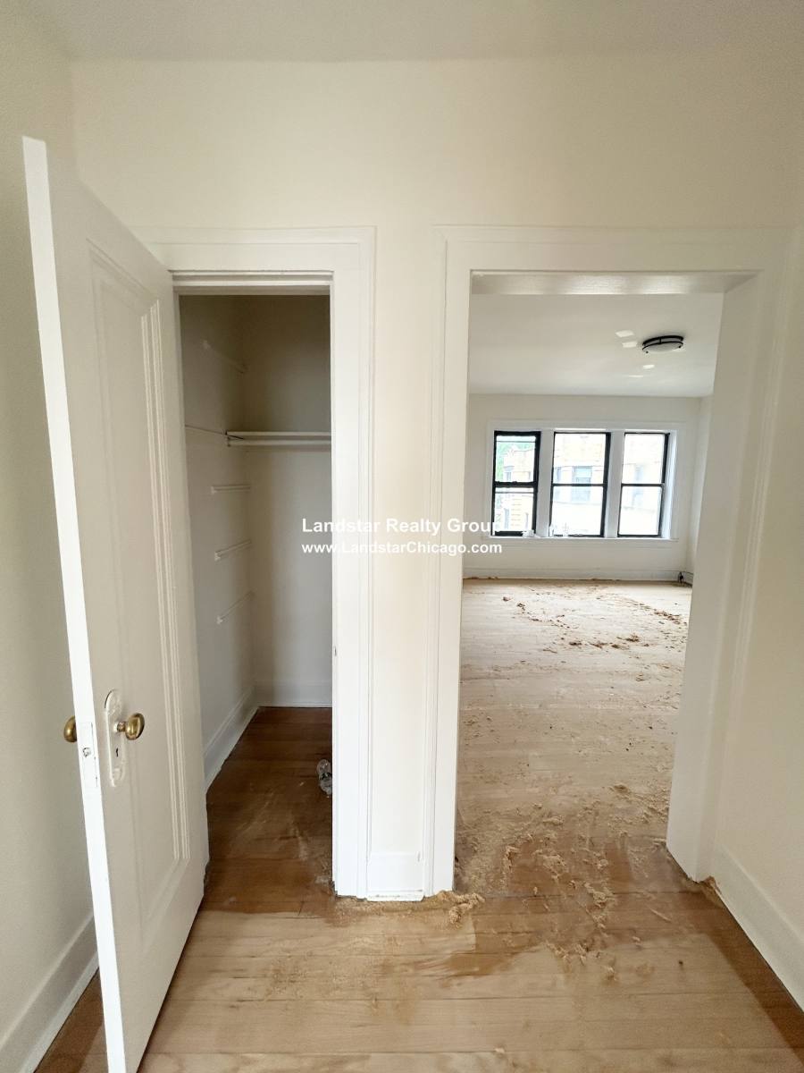 Apartment for rent at 7351 N Damen Ave #18, Chicago, IL 60645