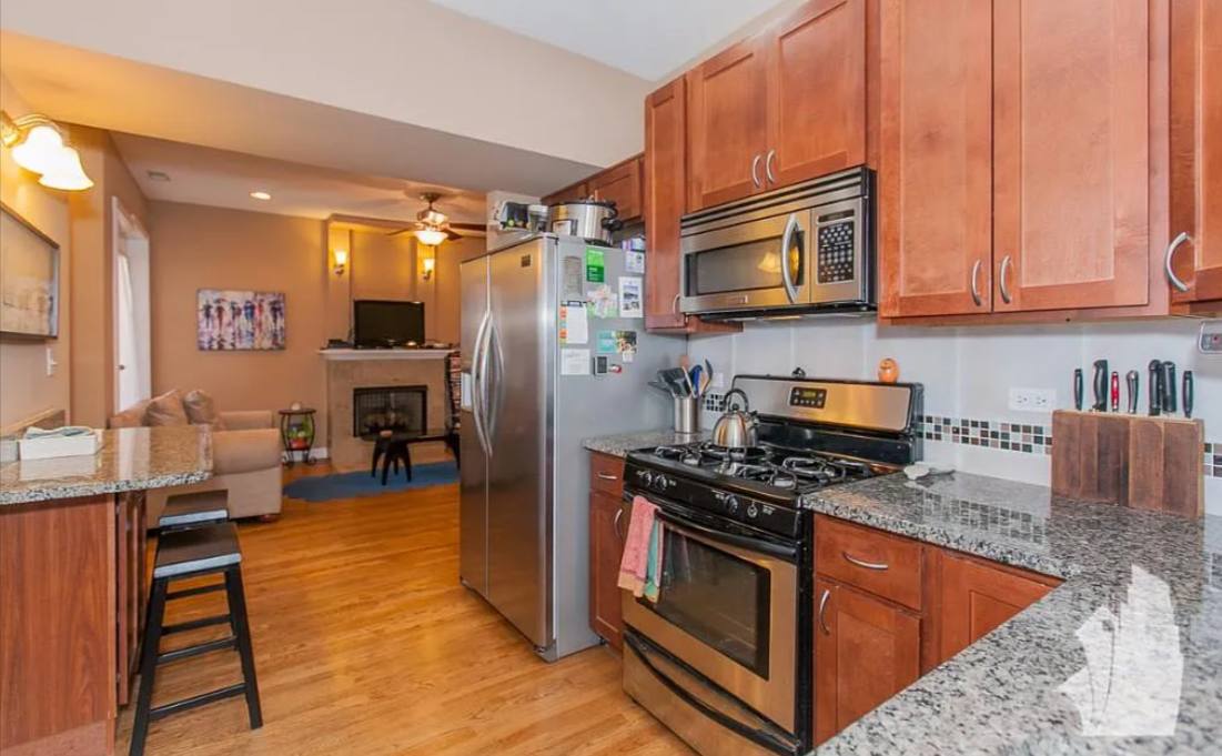 Condo for rent at 1009 N Oakley Blvd #2E, Chicago, IL 60622