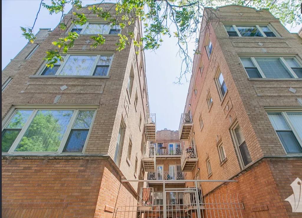 Condo for rent at 1009 N Oakley Blvd #2E, Chicago, IL 60622