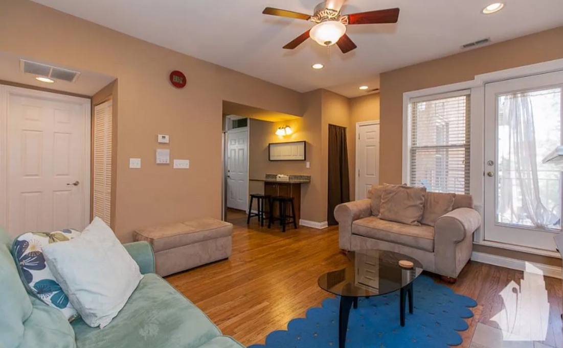 Condo for rent at 1009 N Oakley Blvd #2E, Chicago, IL 60622