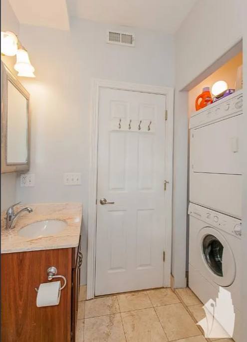 Condo for rent at 1009 N Oakley Blvd #2E, Chicago, IL 60622