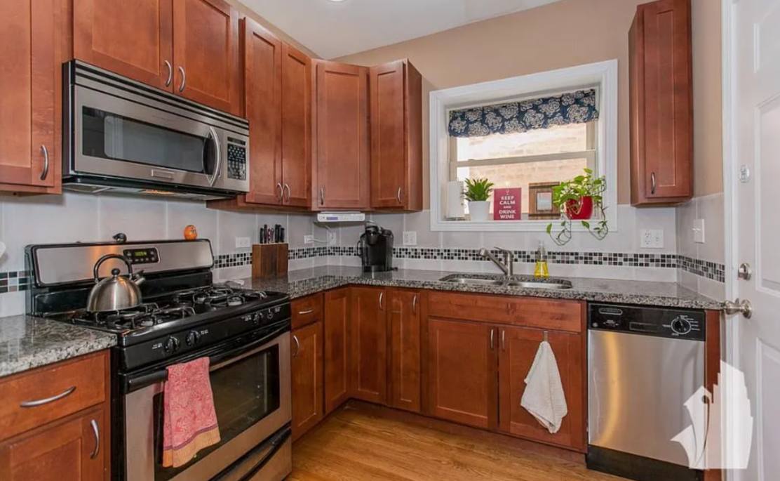 Condo for rent at 1009 N Oakley Blvd #2E, Chicago, IL 60622