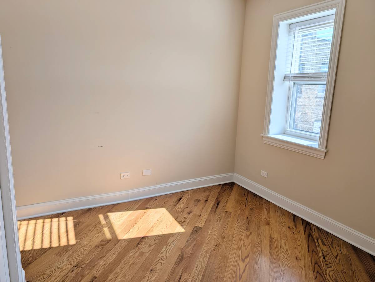 Condo for rent at 4020 N Central Park Ave #3E, Chicago, IL 60618