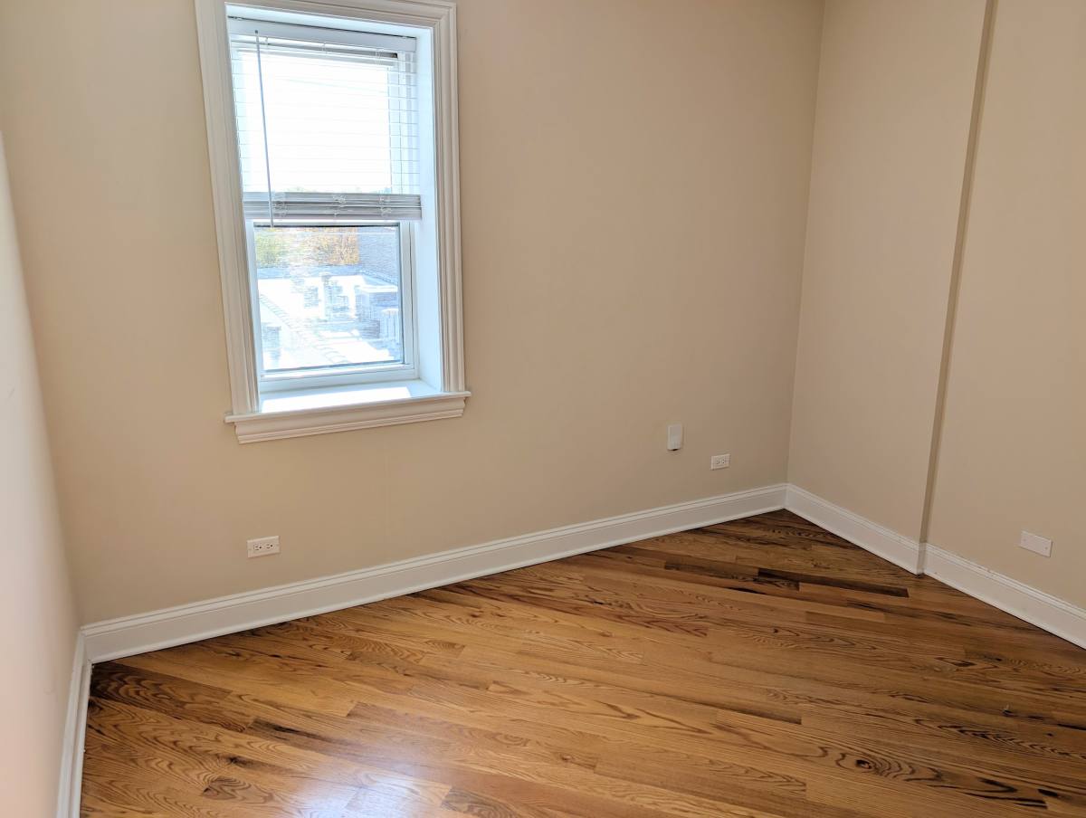 Condo for rent at 4020 N Central Park Ave #3E, Chicago, IL 60618