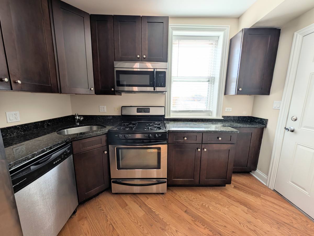 Condo for rent at 4020 N Central Park Ave #3E, Chicago, IL 60618