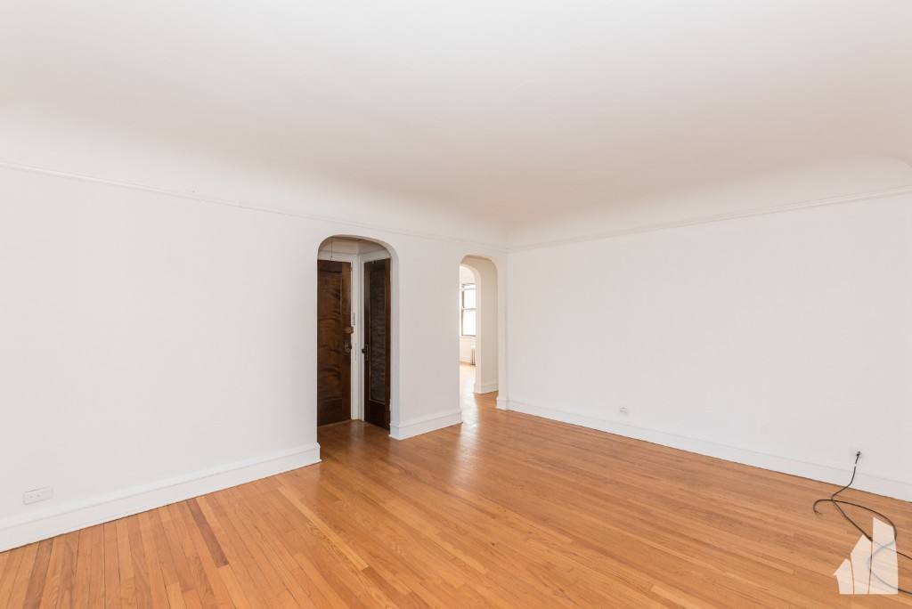 Apartment for rent at 2617 W Berwyn Ave #3B, Chicago, IL 60625