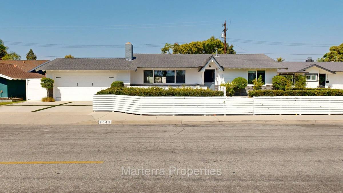 House for rent at 2342 Fordham Dr, Costa Mesa, CA 92626
