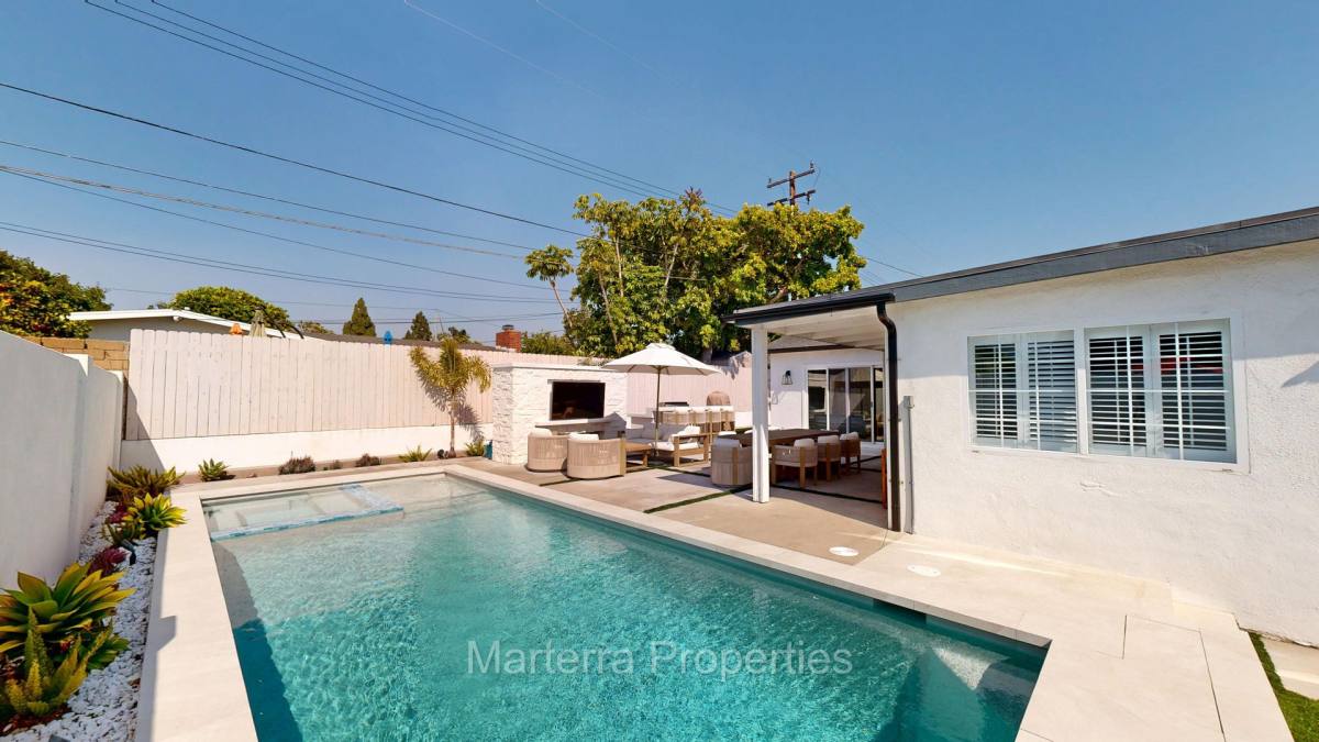 House for rent at 2342 Fordham Dr, Costa Mesa, CA 92626