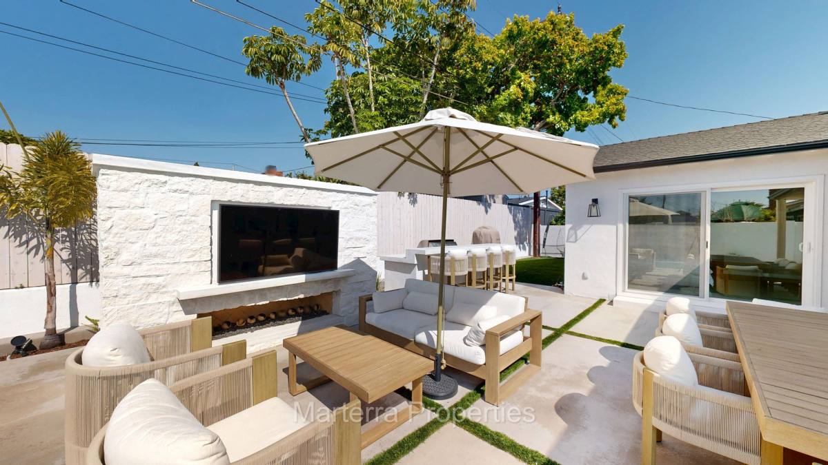 House for rent at 2342 Fordham Dr, Costa Mesa, CA 92626