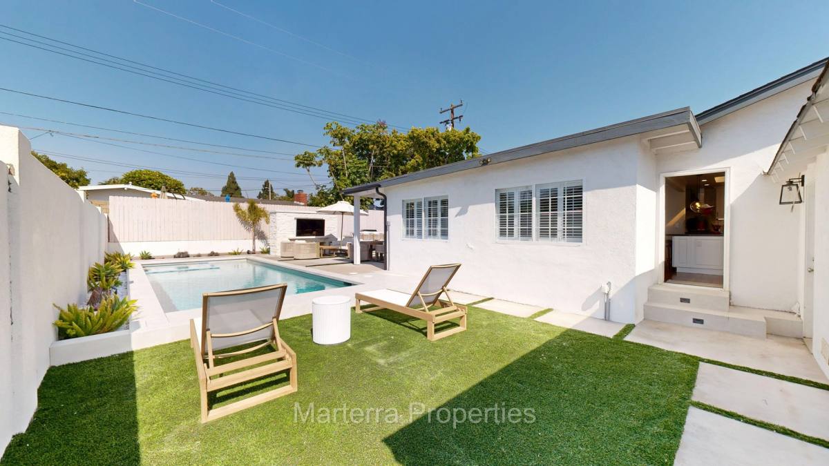 House for rent at 2342 Fordham Dr, Costa Mesa, CA 92626