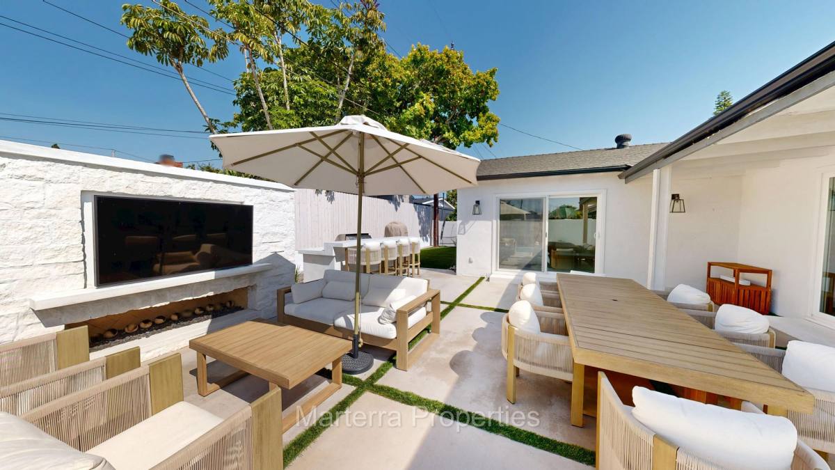 House for rent at 2342 Fordham Dr, Costa Mesa, CA 92626