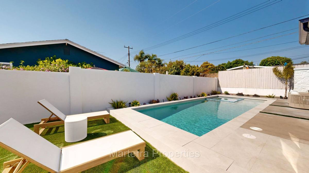 House for rent at 2342 Fordham Dr, Costa Mesa, CA 92626