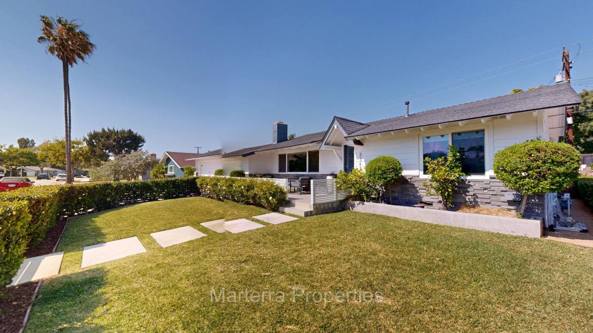 House for rent at 2342 Fordham Dr, Costa Mesa, CA 92626
