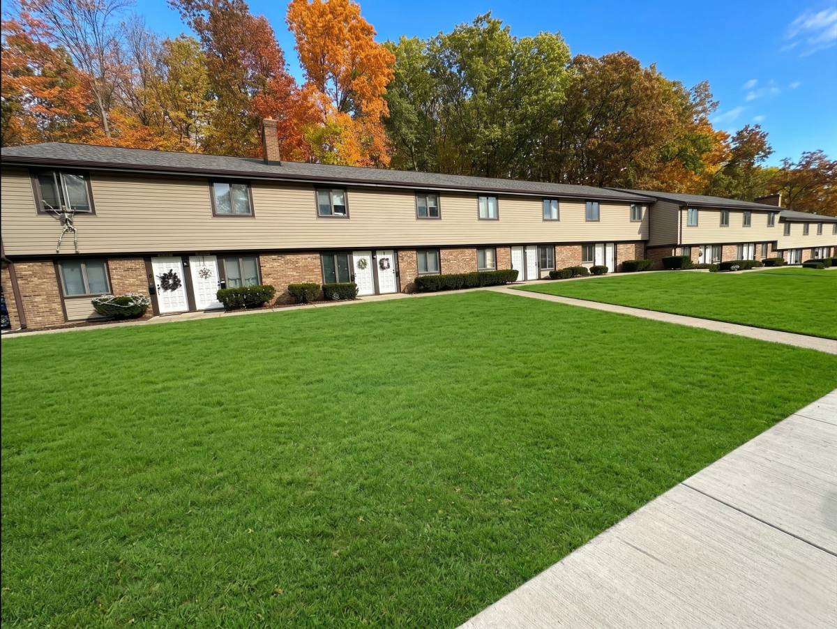 Apartment for rent at 2443 Echo Valley Dr, Stow, OH 44224