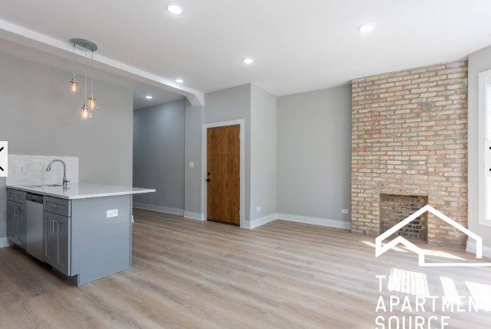 Apartment for rent at 428 W Belden Ave, Chicago, IL 60614
