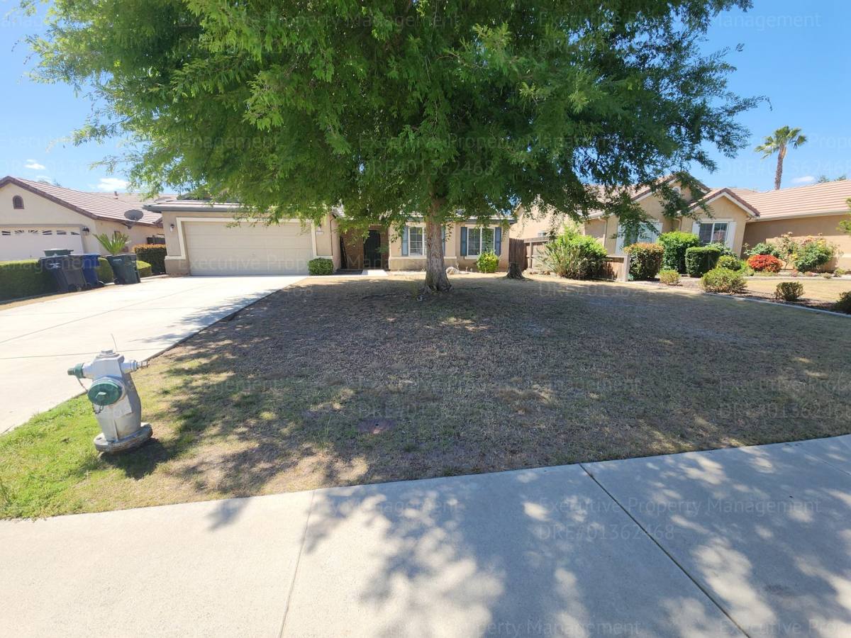 House for rent at 12115 Verdelho Ave, Bakersfield, CA 93312