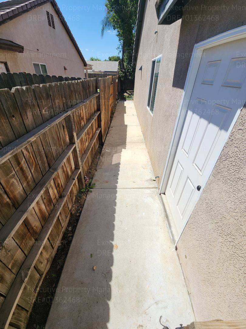House for rent at 12115 Verdelho Ave, Bakersfield, CA 93312