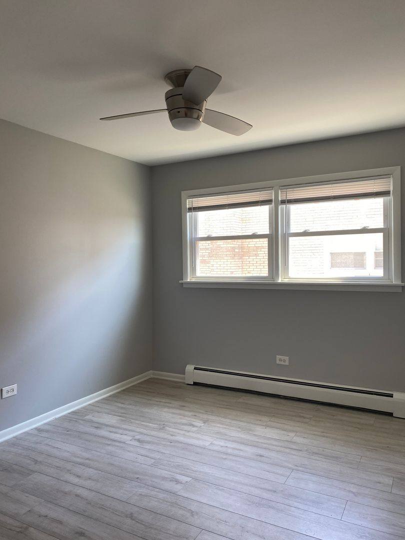 Apartment for rent at 9841 S Cicero Ave, Oak Lawn, IL 60453