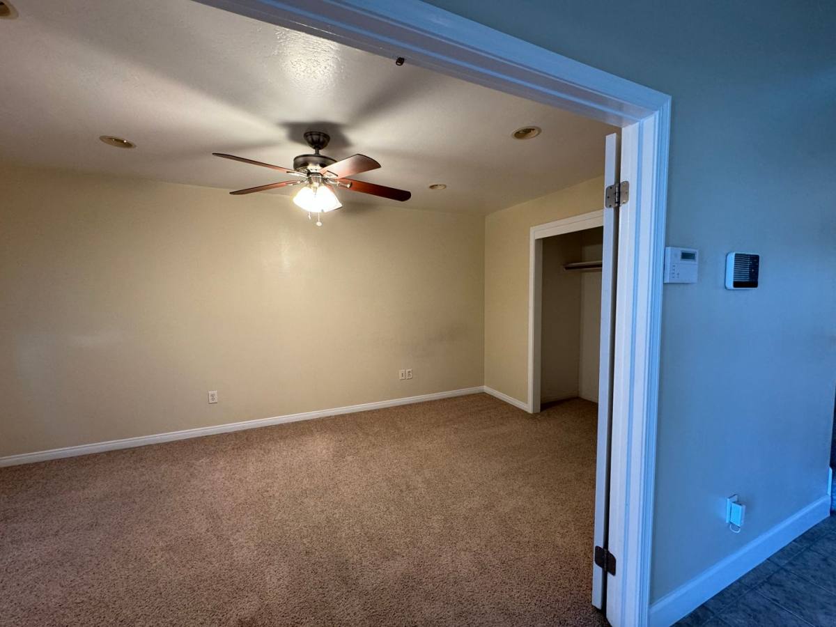 House for rent at 14 Claudia Autumn Dr, Bakersfield, CA 93314