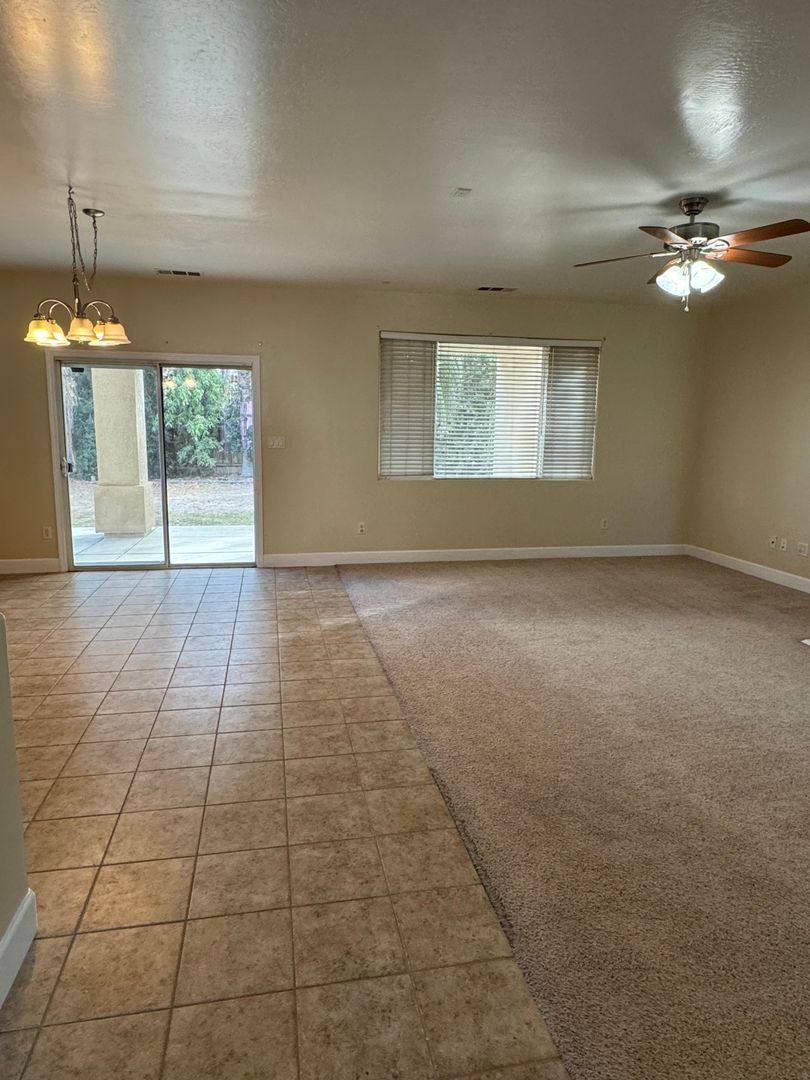 House for rent at 14 Claudia Autumn Dr, Bakersfield, CA 93314